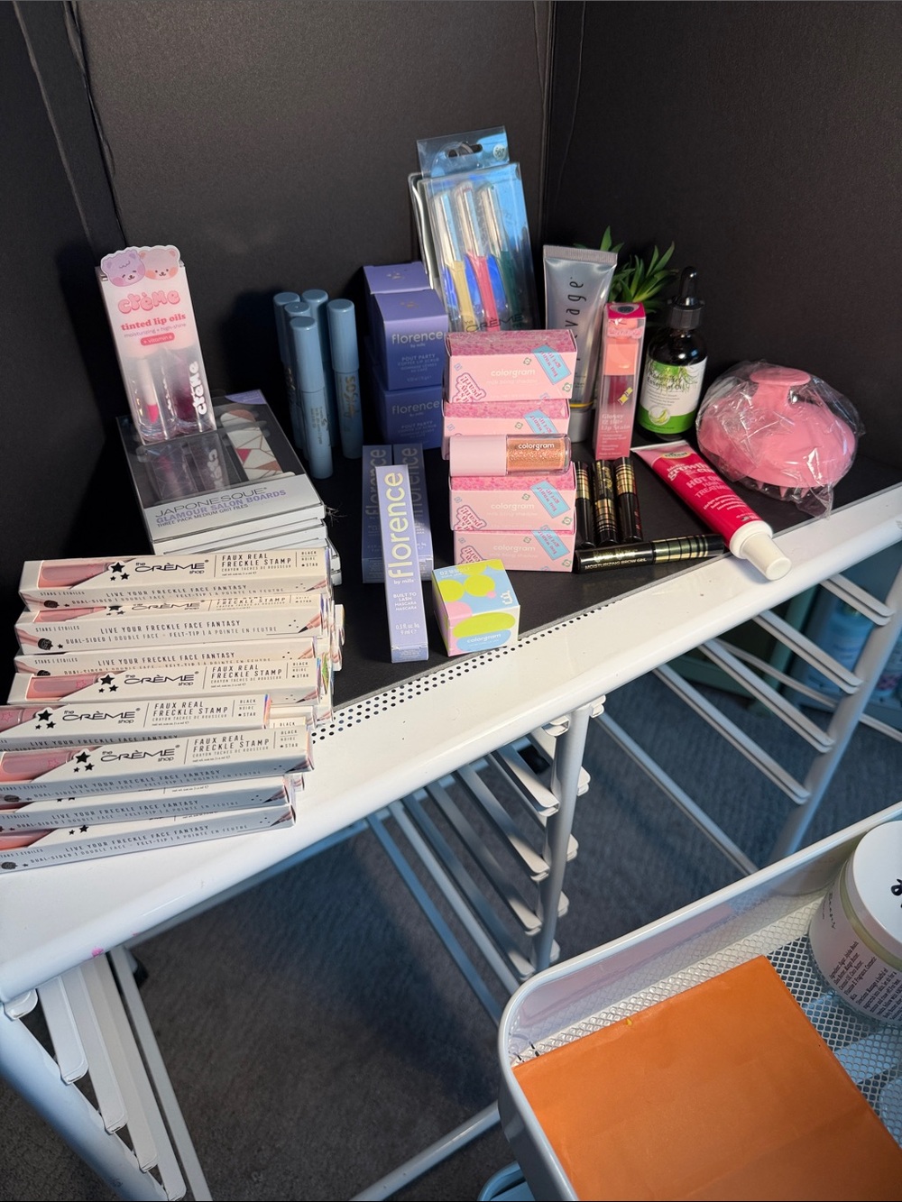 ‼️Reseller’s “ Giveys” Bundle ‼️An assortment of products💕